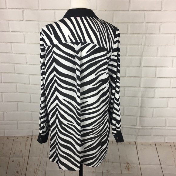 Vince Camuto Zebra Print Chiffon Oversized Top - Picture 5 of 8